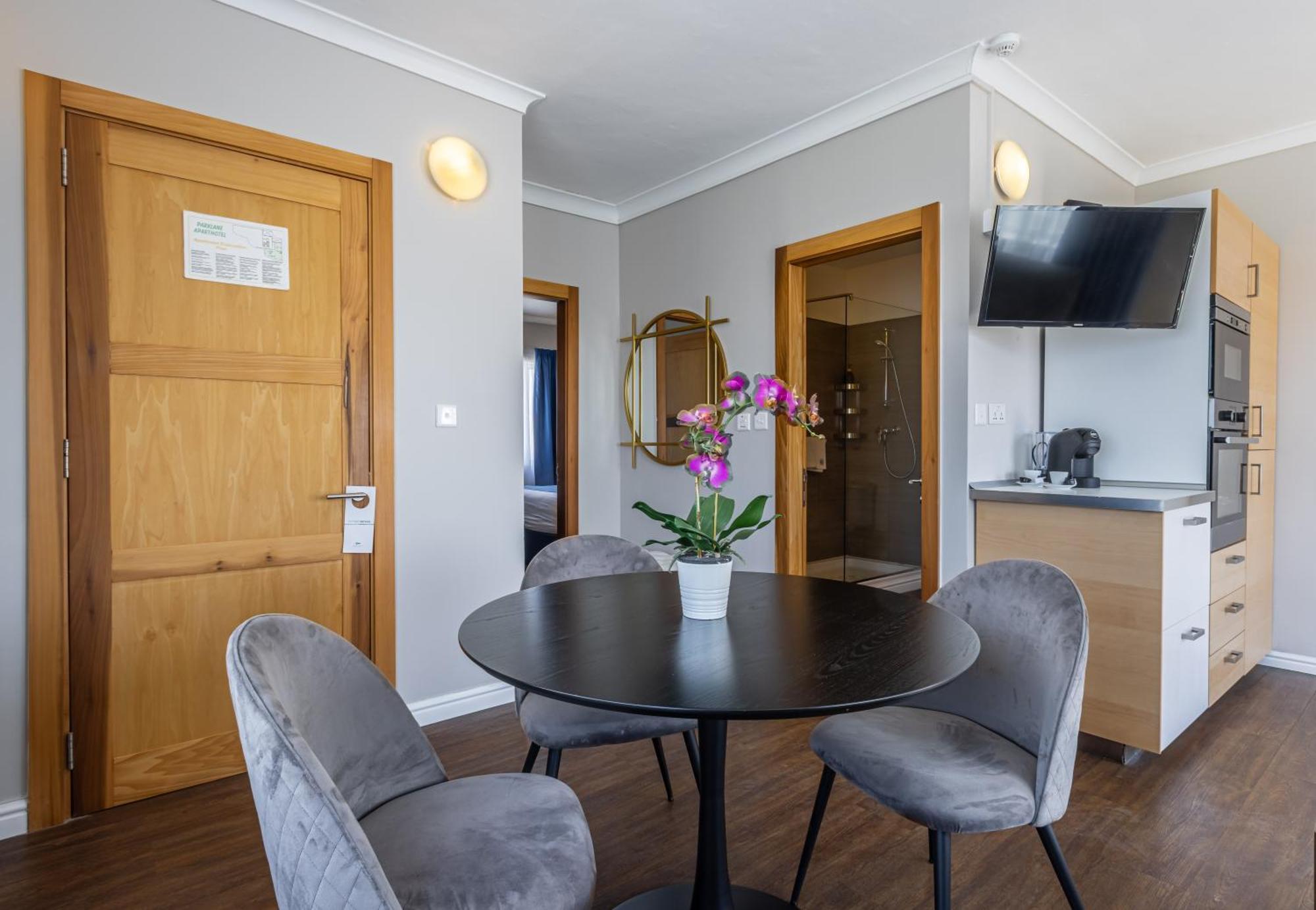Penthouse Apartment,1574708687:JPEG